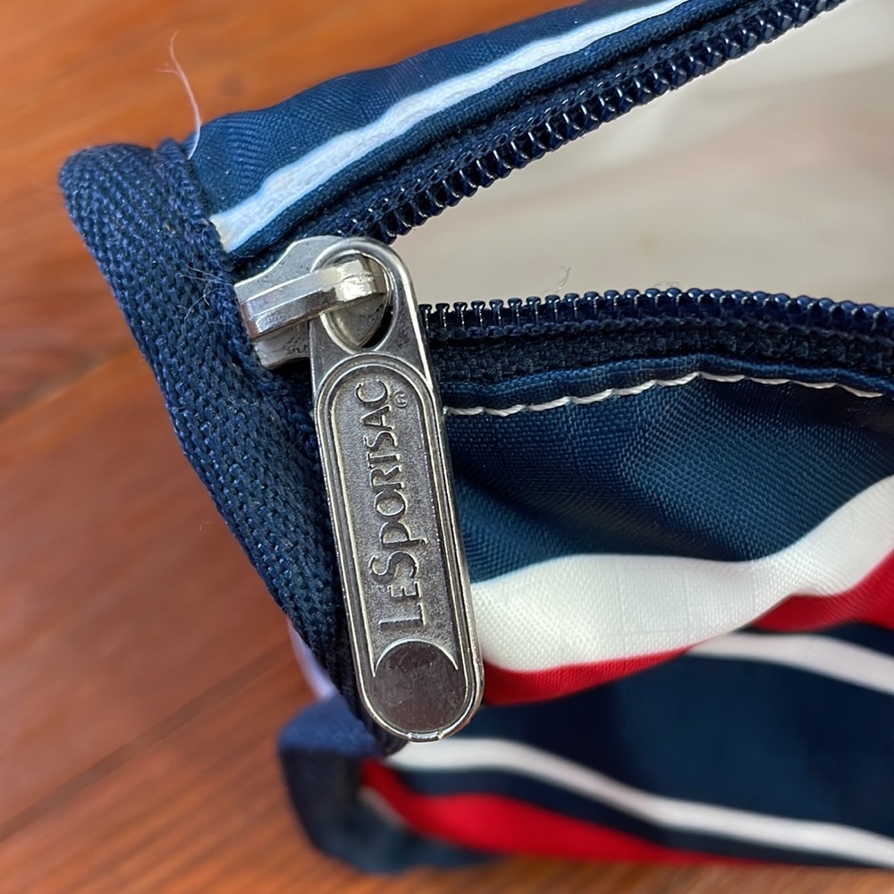 LeSportsac Cosmetic Case - Picture 3 of 4